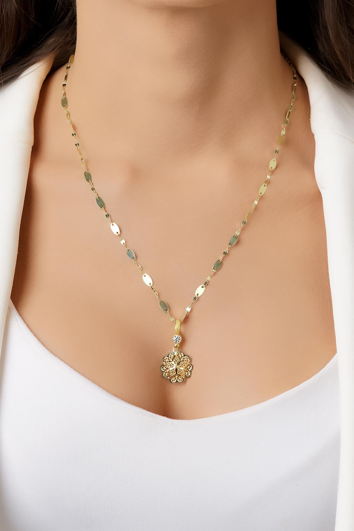 14ct Gold Filigree Rose on Bold Mirror Chain