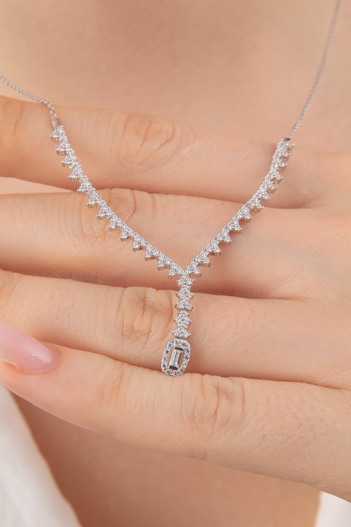 14ct Gold Baguette Detailed  Necklace