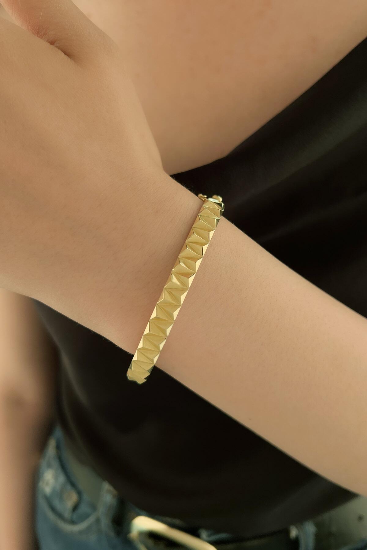 14ct Gold Pyramid Cuff bracelet