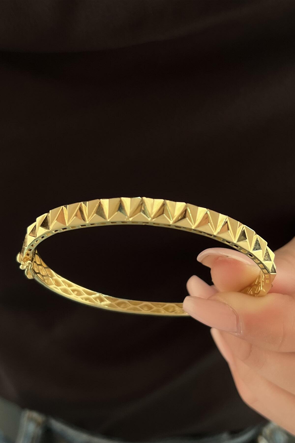 14ct Gold Pyramid Cuff bracelet